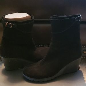 Waterproof wedge ankle boots